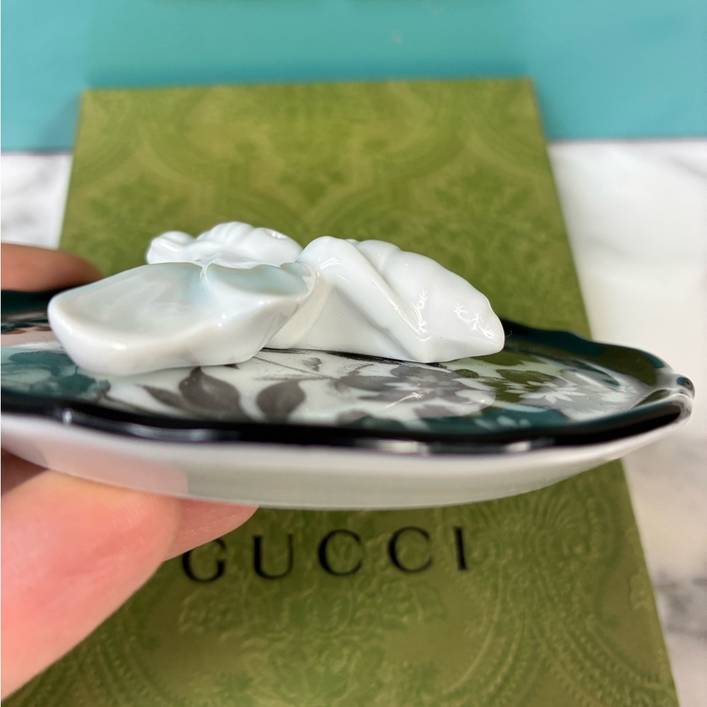 Gucci Black Bee Porcelain Incense Dish w/ Box - Authentic & New With Tag - Picture 3 of 7